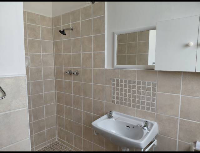 2 bed property to rent in PLUMSTEAD